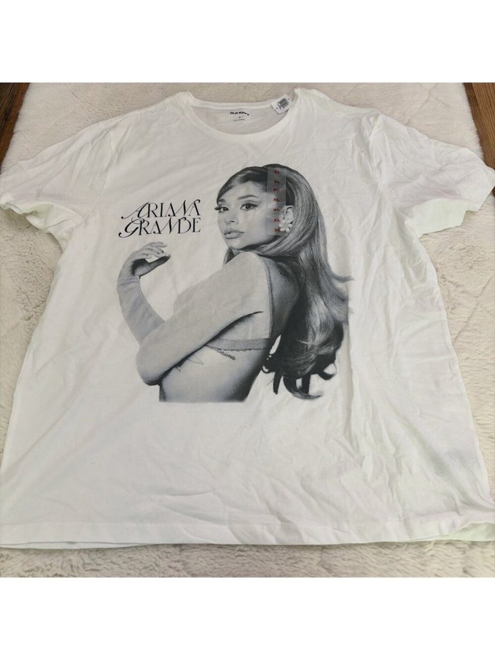 Old Navy Men’s White Ariana Grande Tee NWT Graphic XL